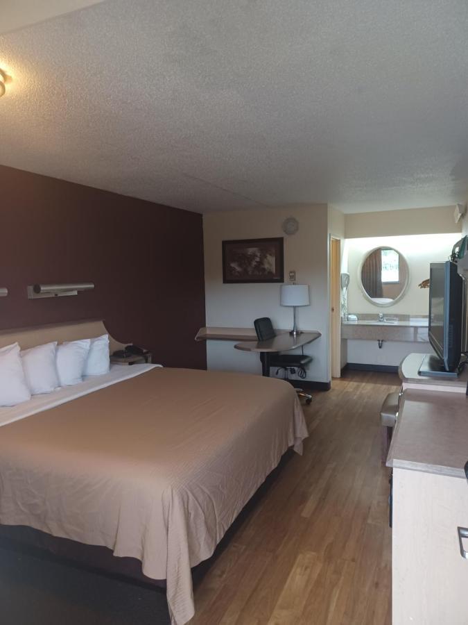 Red Oak Inn Belleville Εξωτερικό φωτογραφία