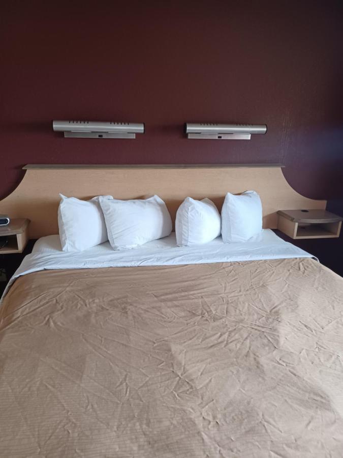 Red Oak Inn Belleville Εξωτερικό φωτογραφία