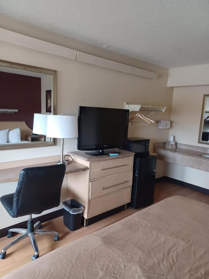 Red Oak Inn Belleville Εξωτερικό φωτογραφία