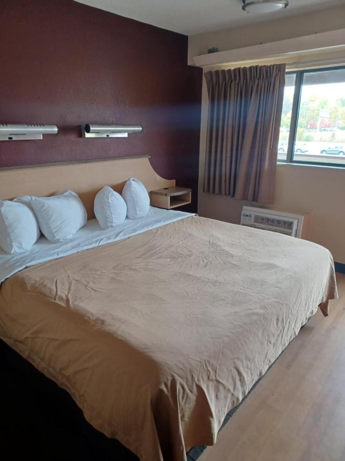 Red Oak Inn Belleville Εξωτερικό φωτογραφία